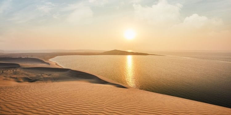 الغروب على الشواطئ في قطر