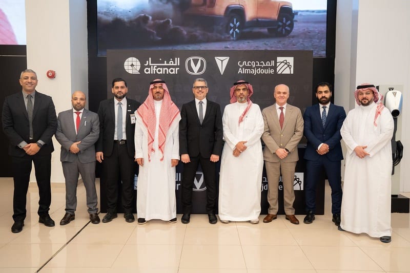 توقيع إتفاقية بين المجدوعي والفنار لتطوير شحن السيارات الكهربائية في السعودية