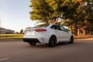 سرعة وإنطلاق سيارة تويوتا كورولا هايبرد 1.8 لتر XLI Executive MR 2025
