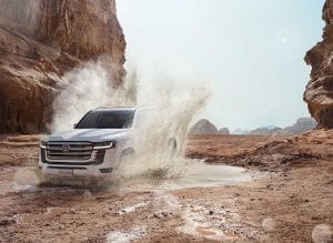 تويوتا لاندكروزر VX 2025: قمة الفخامة في عالم الدفع الرباعي