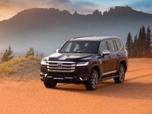 تويوتا لاندكروزر VXR 2025: قمة الفخامة والأداء في عالم الدفع الرباعي