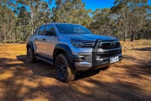 تويوتا هايلكس Adventure 4.0L دفع رباعي 2024 أوتوماتيك .. المواصفات والأسعار في السعودية
