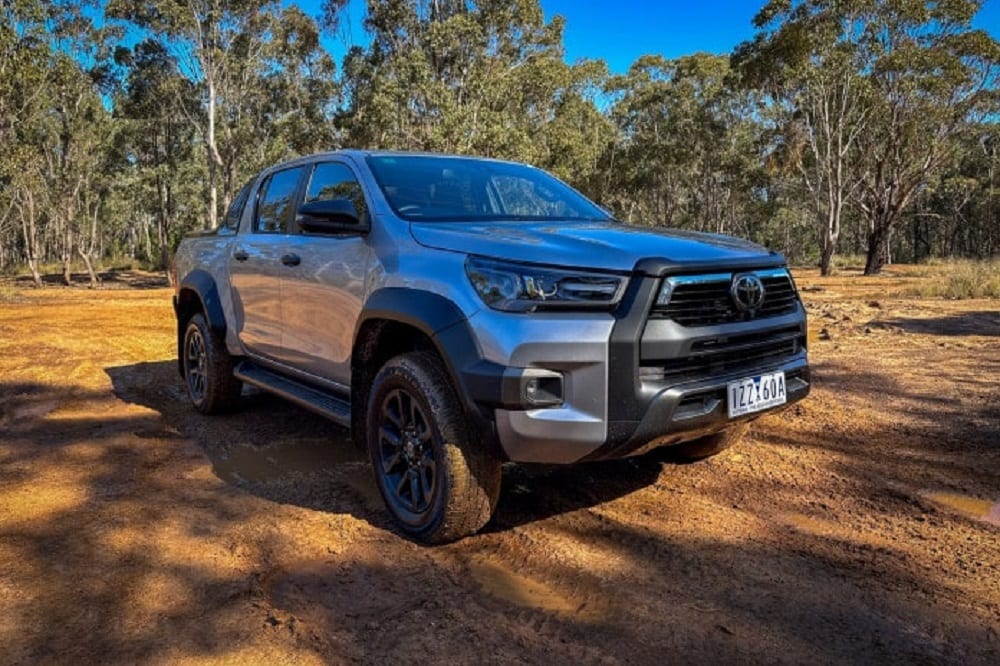 تويوتا هايلكس Adventure 4.0L دفع رباعي 2024 أوتوماتيك .. المواصفات والأسعار في السعودية