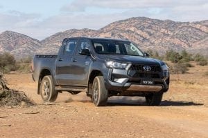 أداء تويوتا هايلكس غمارتين SGLX 2.7L 4X4 MT 2026 على الطرق الوعرة