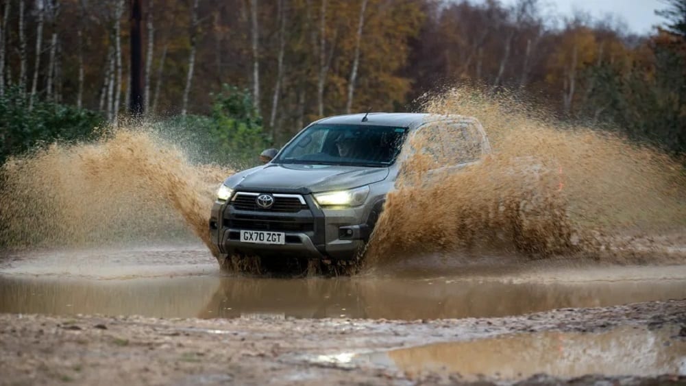تويوتا هايلكس غمارتين SGLX 4X4 2.4L AT DSL 2025
