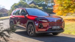 أسعار تويوتا RAV 4 XSE موديل 2026 هايبرد .. المواصفات الكاملة وهل تستحق فرق السعر؟