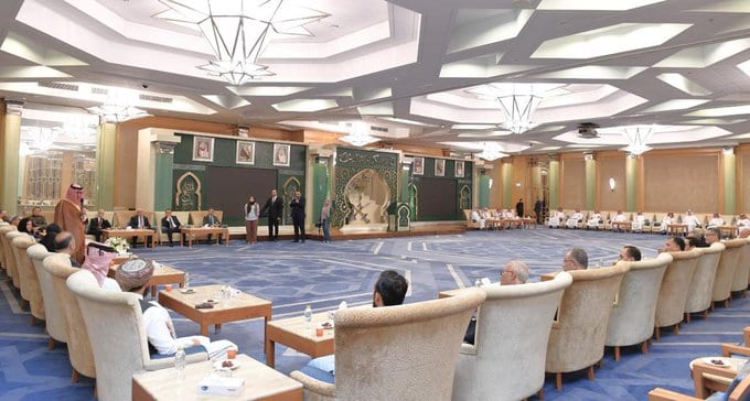 سفير خادم الحرمين الشريفين يكرّم مديرة منظمة تنمية المرأة بالقاهرة