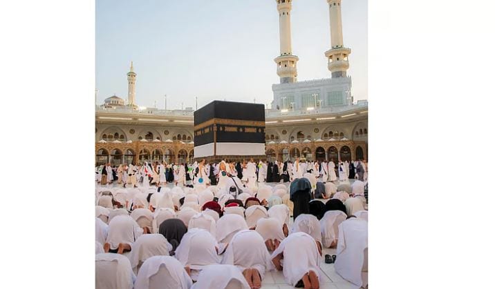 صلاة عيد الأضحى في المسجد الحرام تجسد عناية المملكة بالحرمين