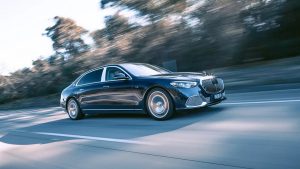 مرسيدس مايباخ S-Class 2023: ملاذ الرفاهية والأداء الرئاسي الفائق