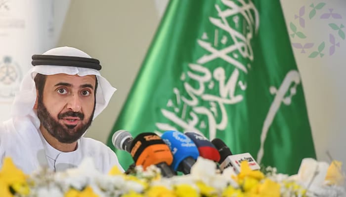 وزير الحج والعمرة يزور مركز عمليات الحج بالأمن العام