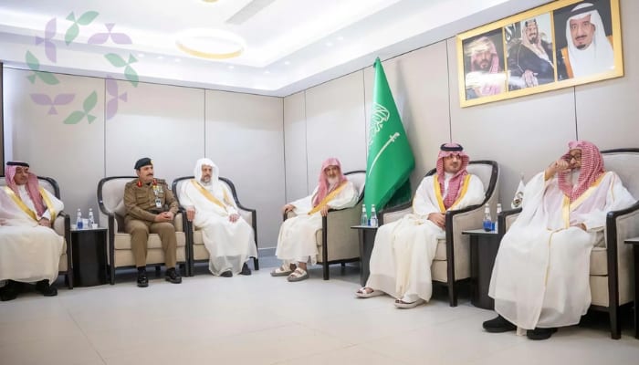 وزير الداخلية يزور مفتي عام المملكة