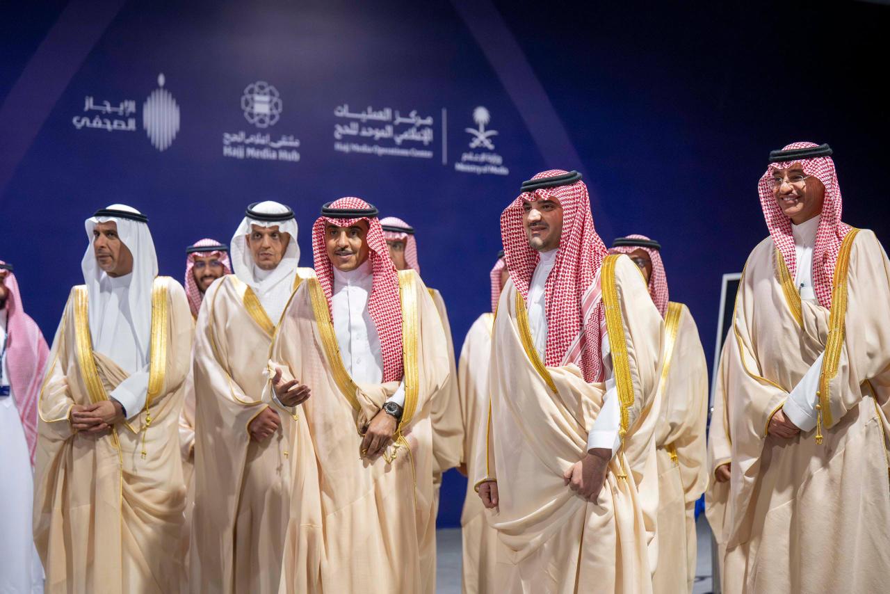 وزير الداخلية يزور ملتقى إعلام الحج