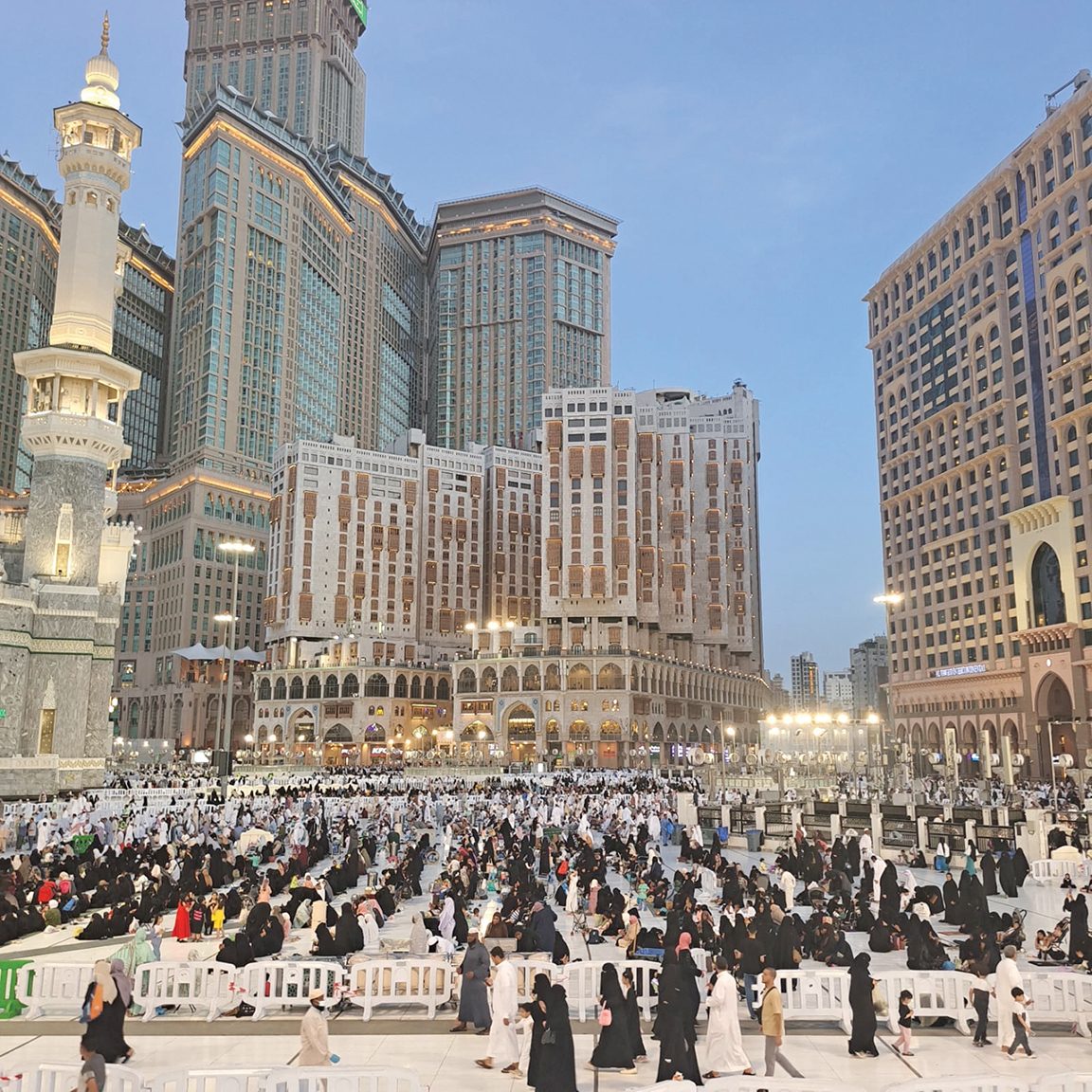 فنادق ومخيمات الحج
