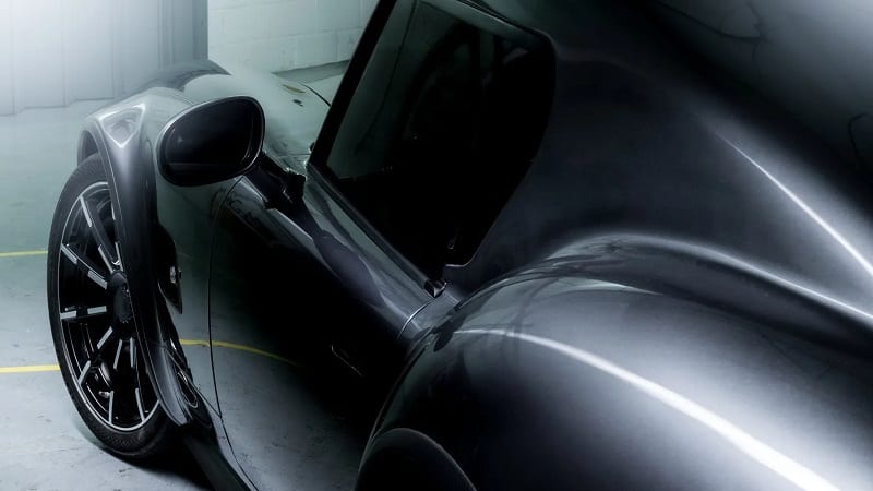 التصميم الجانبي لسيارة 2028 AC Cobra GT