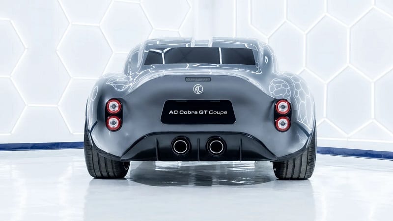 تصميم الإضاءة والجزء الخلفي لسيارة 2028 AC Cobra GT