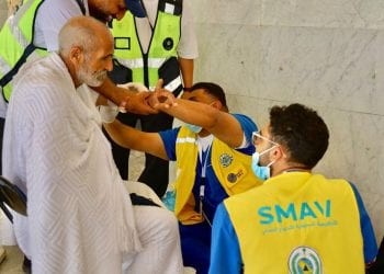 متطوعو الدفاع المدني