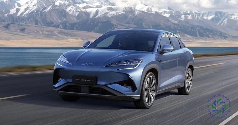 سيارة القوة الفاخرة بي واي دي سيلايون 7 Performance 2026 على الطري السريع