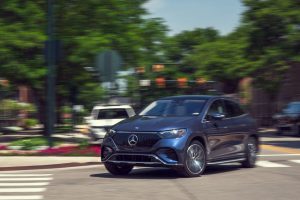 مرسيدس بنز EQE SUV 2024.. هل تعتبر الـ SUV الكهربائية الأثرى تقنياً في فئتها بالسعودية؟