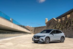 مرسيدس EQE SUV 2025.. هل أصبحت خيار العائلات الأذكى بين سيارات الـ SUV الفاخرة؟