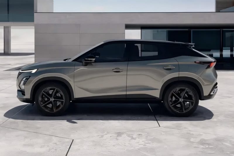 التصميم الجانبي الانسيابي لسيارة أومودا C5 2026