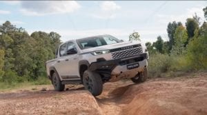 تويوتا هايلكس 2026 كابينة مفردة GLX 2.7 لتر بنزين 4×4 ناقل يدوي