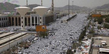 توافد ضيوف الرحمن إلى مسجد نمرة