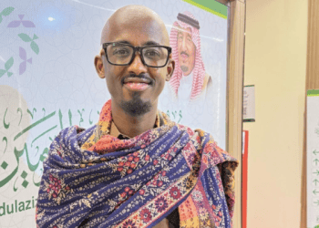 ذرفت الدموع عند رؤية الكعبة