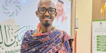 ذرفت الدموع عند رؤية الكعبة