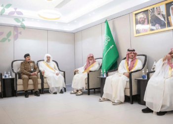 وزير الداخلية يزور مفتي عام المملكة