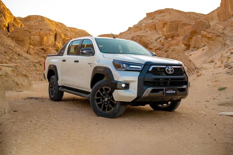 وقفة تويوتا هايلكس Adventure 4.0L دفع رباعي 2024