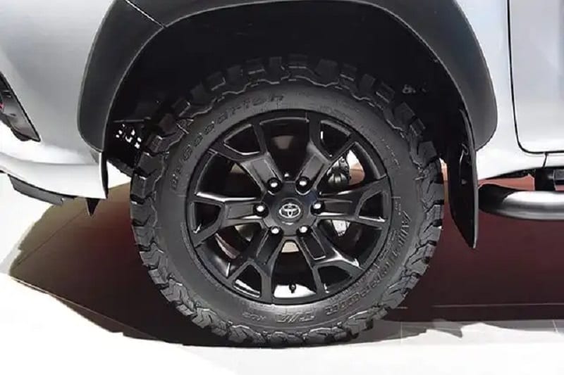 تصميم جنوط تويوتا هايلكس Adventure 4.0L دفع رباعي 2024