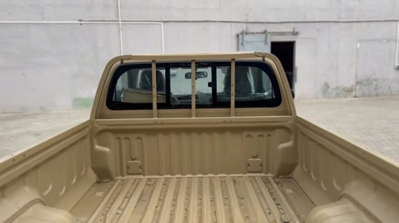 تصميم صندوق الحمولة في سيارة تويوتا هايلكس غمارة GLX 4X4 2.7L 2025
