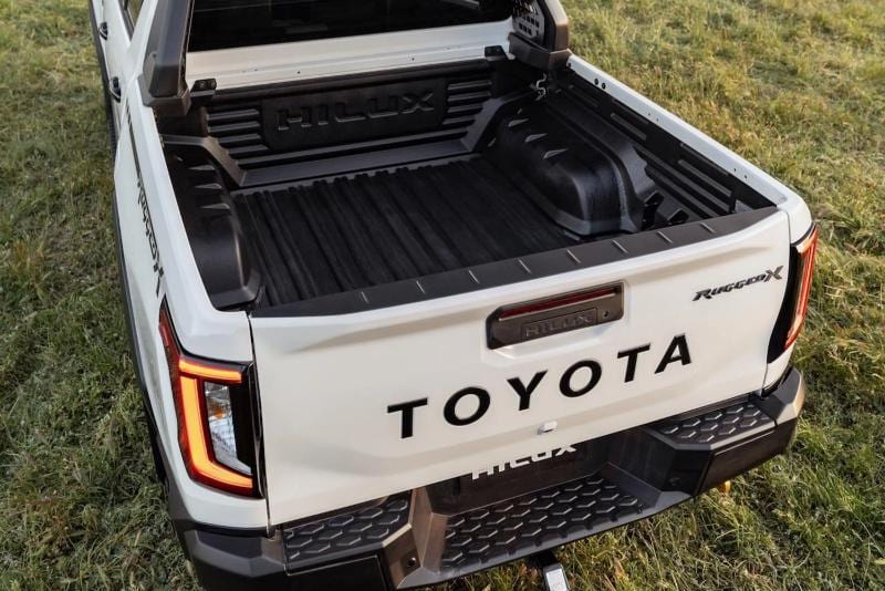 تصميم صندوق الحمولة في تويوتا هايلكس غمارتين GLX 4X2 2.7L 2024