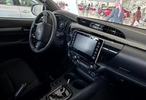 لوحة القيادة والشاشات ومقود تويوتا هايلكس GR-S Rally Edition 4X4 4.0L AT 2024