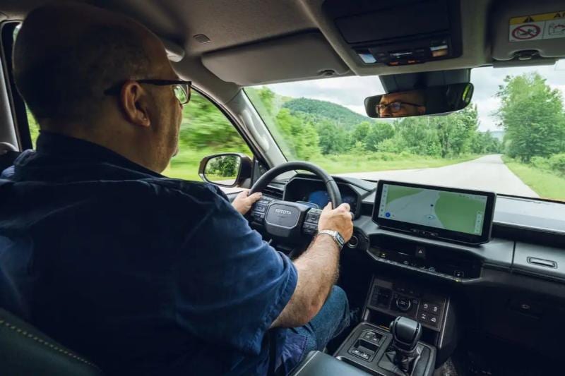 وضعية القيادة في تويوتا هايلكس غمارتين SGLX 4X4 2024