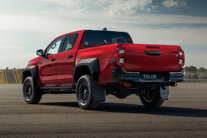 وقفة الهيبة لسيارة تويوتا هايلكس GR-S Rally Edition 4X4 4.0L AT 2024