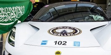 لوتس الوعلان تحتفل بانتصار عبدالعزيز الفضيلي بموتور مانيا 2026