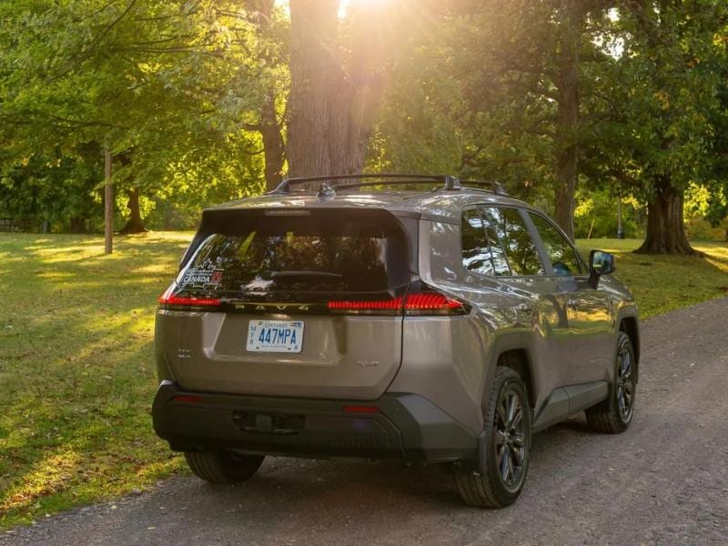 أداء ويوتا راف فور هايبرد XLE دفع رباعي 2026