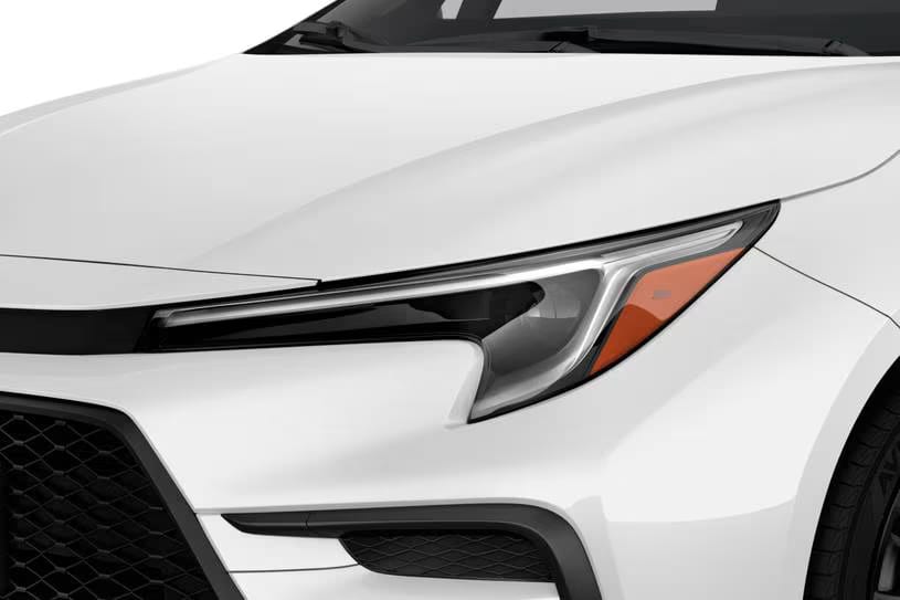 تصميم الأضواء الأمامية في تويوتا كورولا 2026 GLI MR 2.0 لتر
