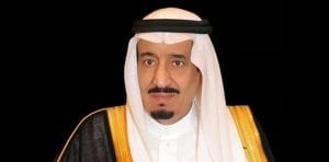 خادم الحرمين الشريفين يوجه برقية شكر لوزير الداخلية بمناسبة تهنئته بعيد الأضحى ونجاح موسم الحج