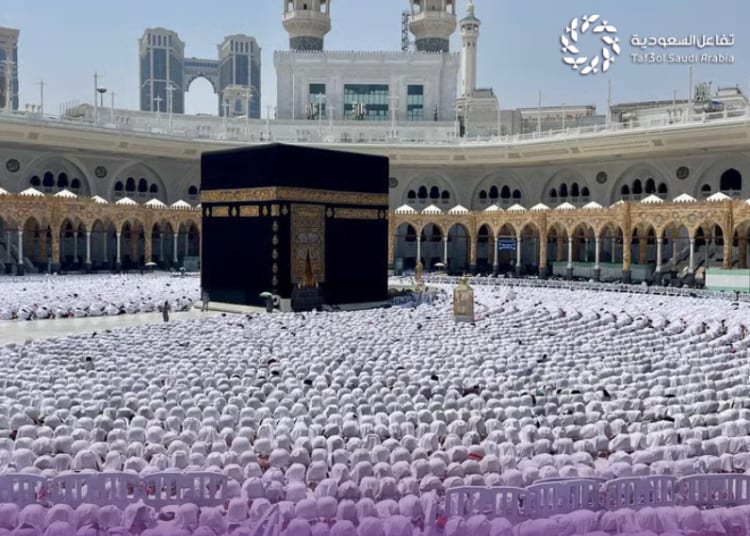 غسل الكعبة المشرفة