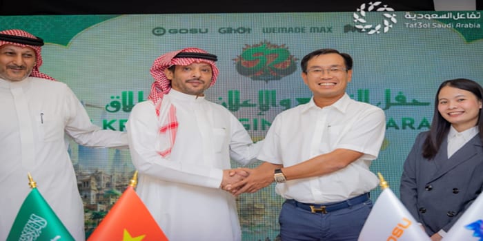 ثو تاي مساعدة المشروع وجو لي رئيس مجلس ادارة شركة GOSU والاستاذ ذغش القحطاني والمهندس أديب آل هرهره
