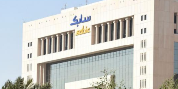 سهم سابك يرتفع بدعم توزيع أرباح نقدية بقيمة 3.3 مليار ريال