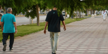 المماشي الرياضية في نجران تجذب