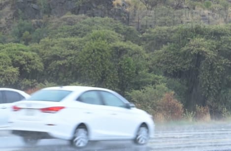 عسير تتزين بالمطر