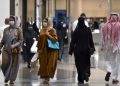 طريقة نقل كفالة عامل منزلي