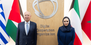 منظمة التعاون الرقمي تستقبل مؤسس المنتدى الاقتصادي العالمي لمناقشة التعاون وحوكمة الاقتصاد الرقمي العالمي