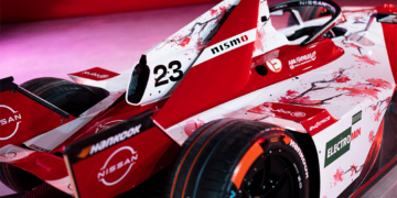 فريق نيسان فورمولا إي يكشف عن كسوة سياراته الجديدة