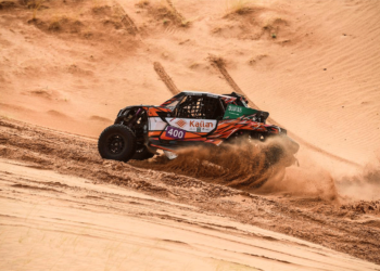 معاذ حريري يصر على استكمال رالي القصيم رغم حادث انقلاب قوي يشعل تفاعل الجماهير