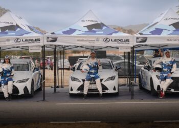 عبداللطيف جميل لكزس تواصل تألقها في الجولة الثالثة من بطولة السعودية تويوتا 2024 لصعود الهضبة